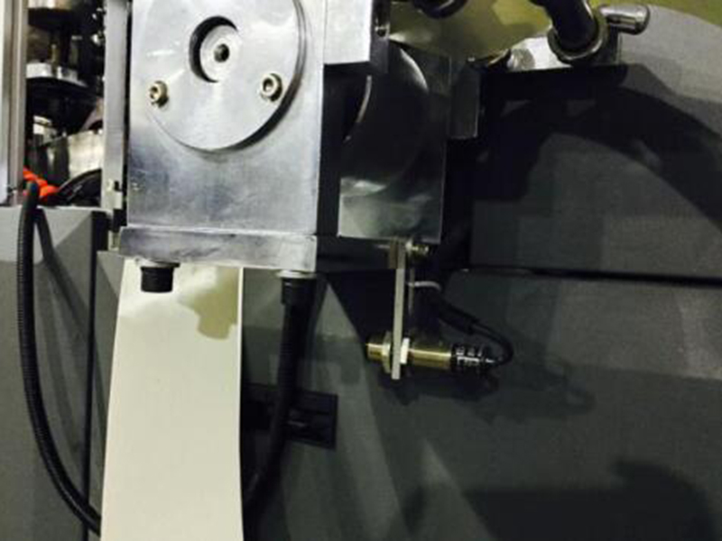 Máquina para fabricar copos de papel LQ-129